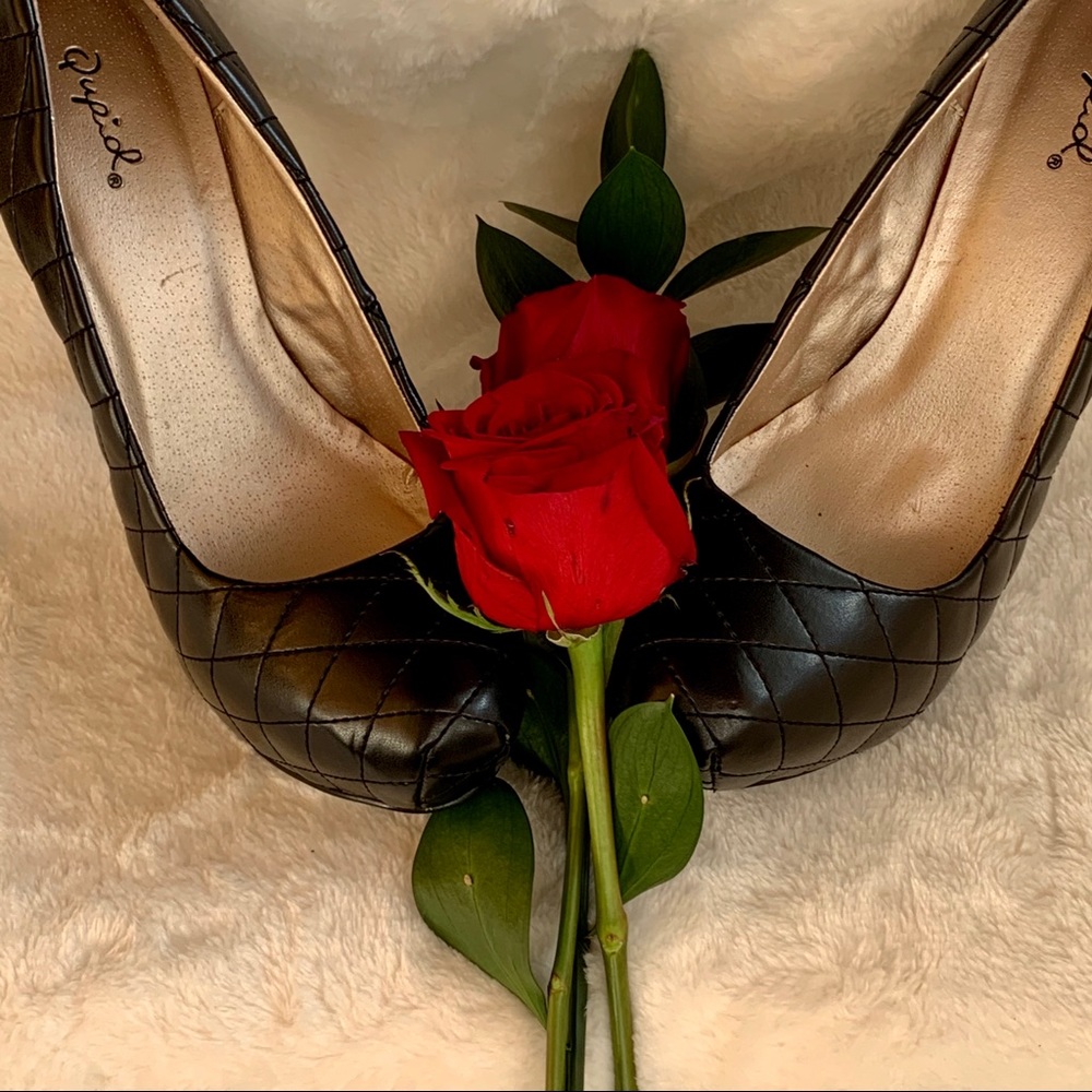 Quipid  black quilted heels 👠 - Picture 6 of 8